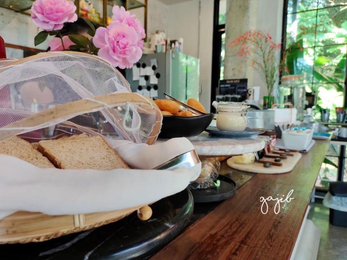Gajib Bed&Breakfast Амфава Екстериор снимка